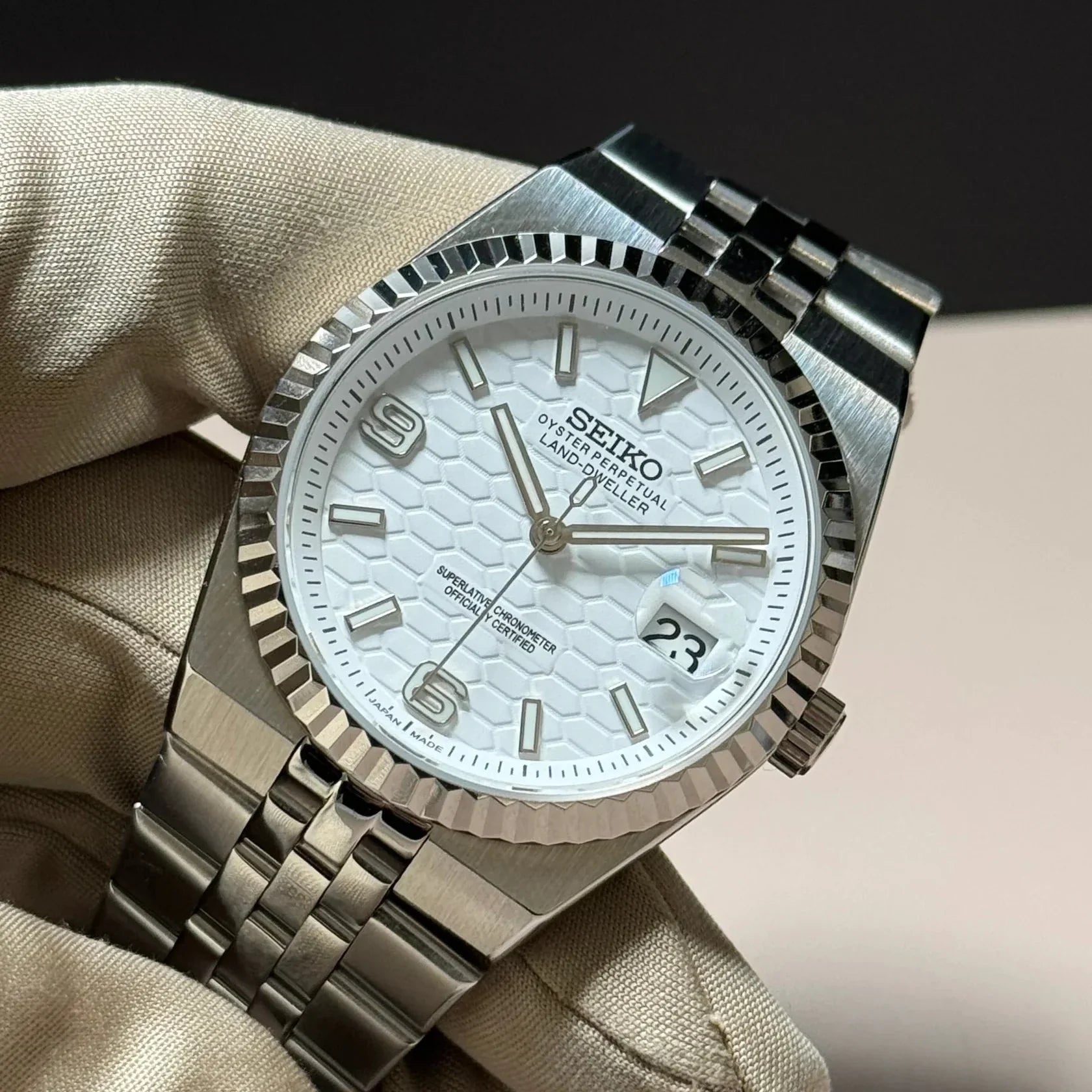 Landeiko White